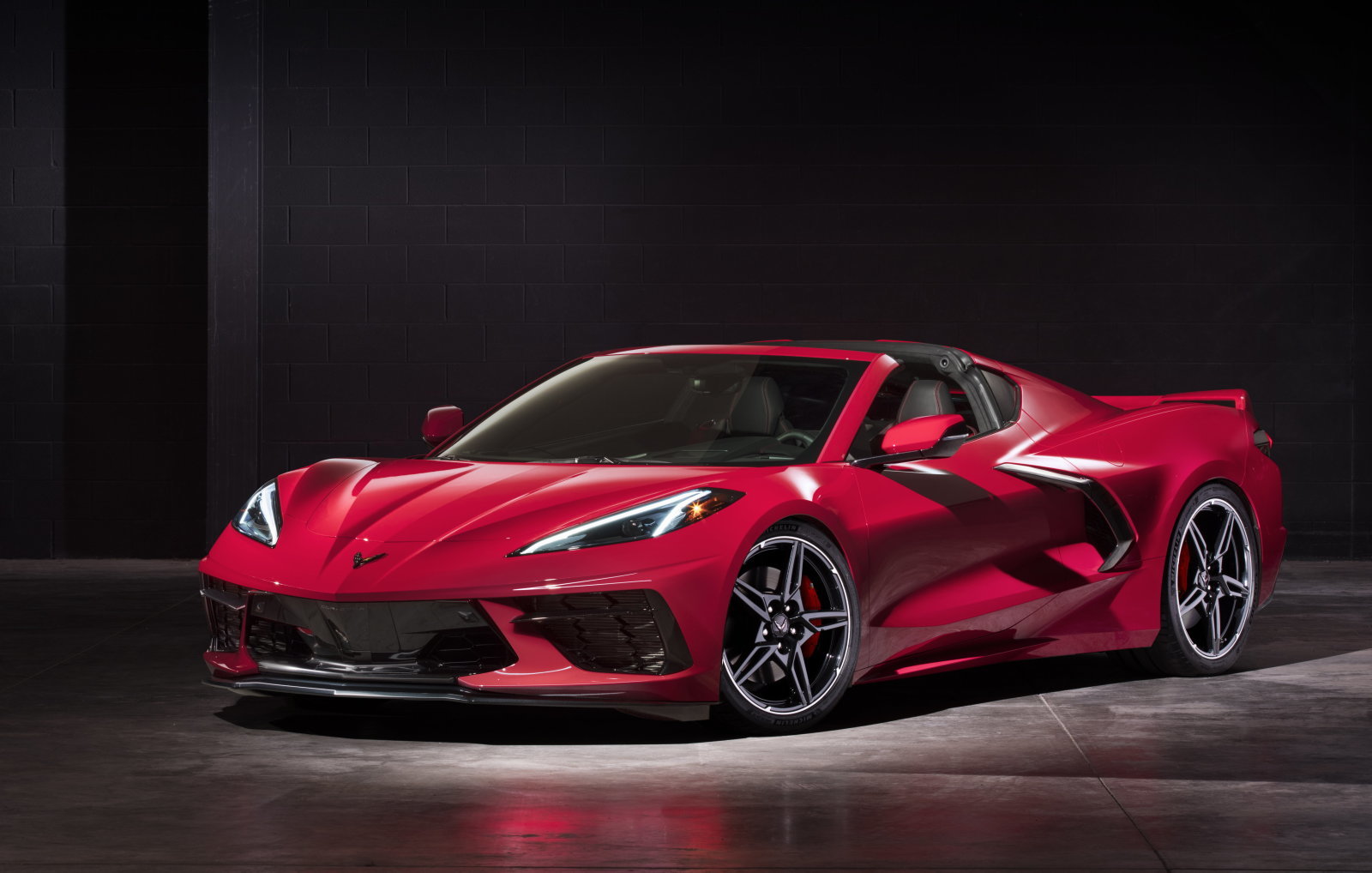 Суперкар Chevrolet Corvette Stingray оценивают в 60 тысяч долларов - Колумб Трейд