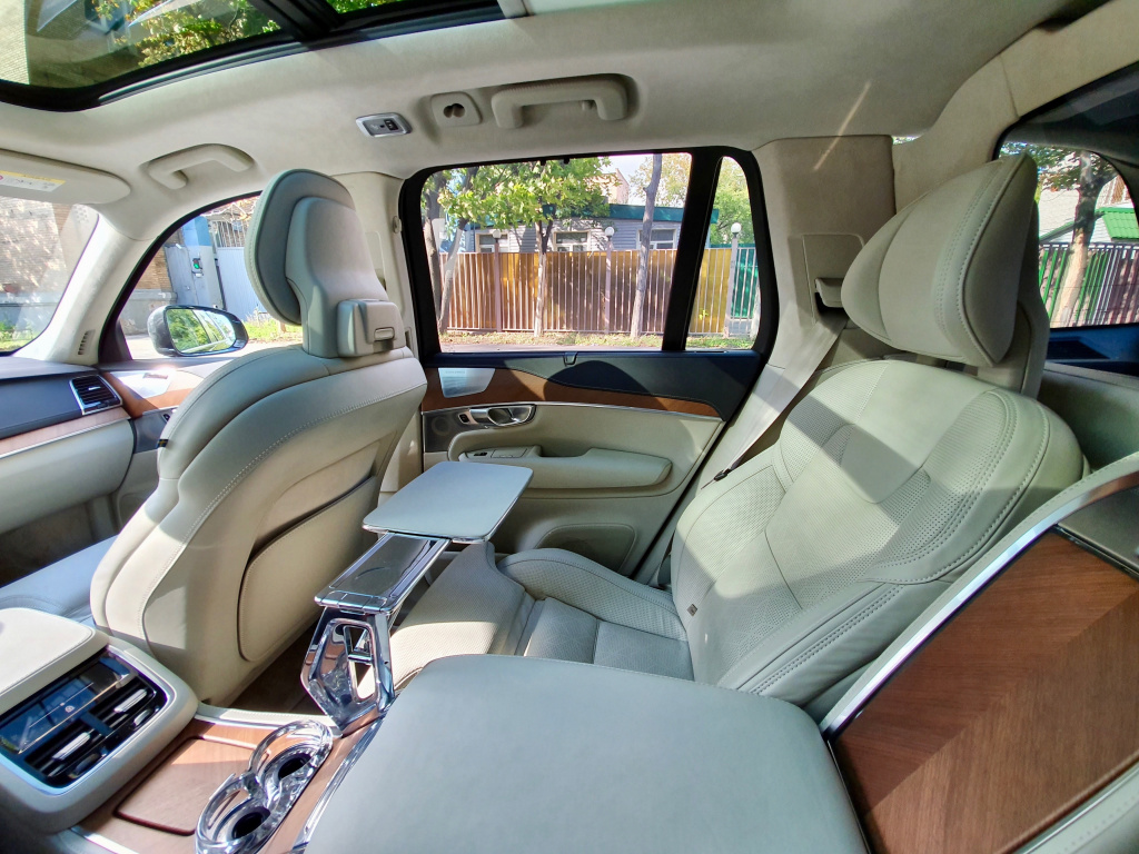 XC90 4.jpg