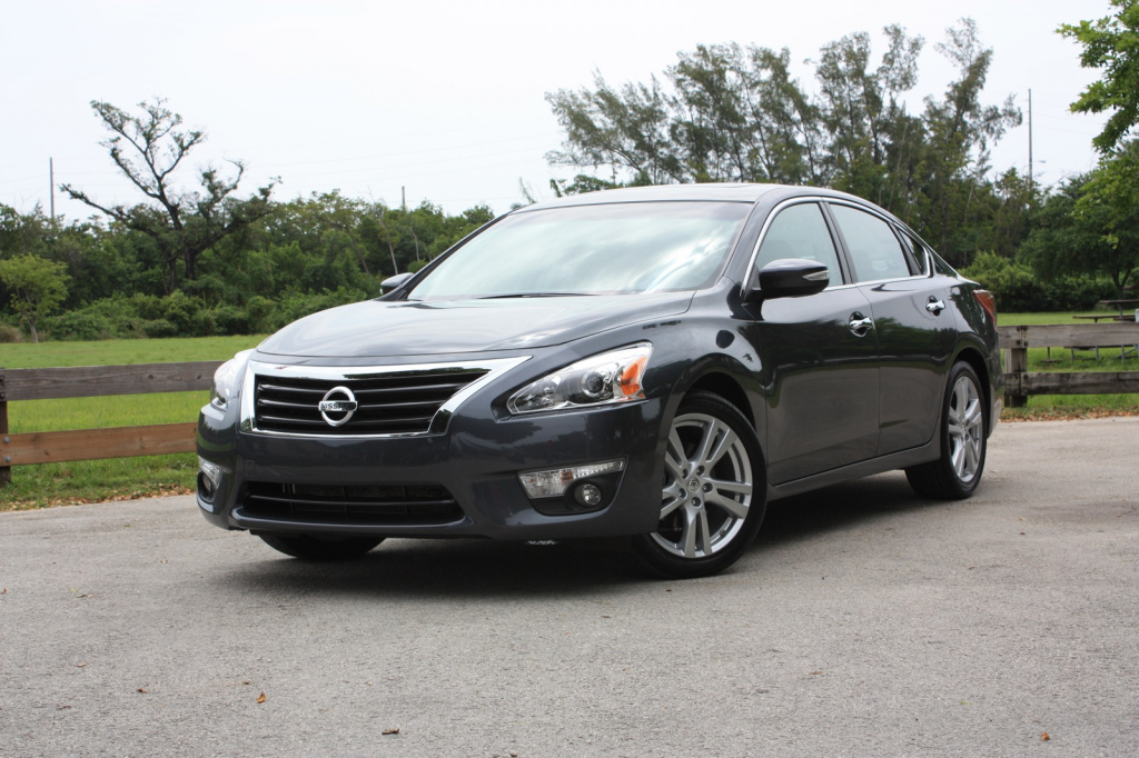 nissan altima.jpg
