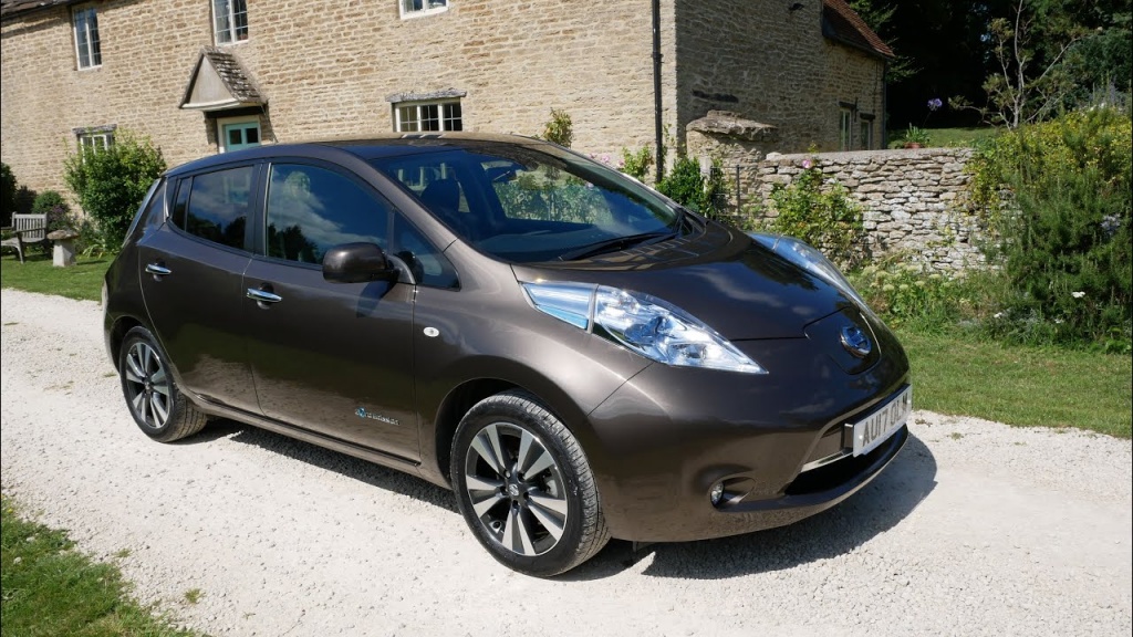 Nissan Leaf 2017.jpg Nissan Leaf 2017.jpg