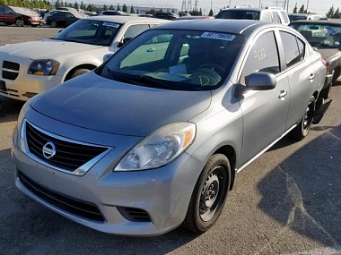 NISSAN VERSA S 2013