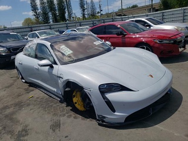 PORSCHE TAYCAN TURBO 2021