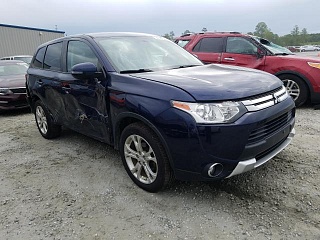 MITSUBISHI OUTLANDER SE 2015