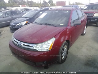 FORD FOCUS SE 2011