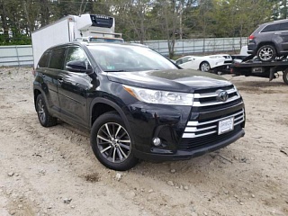 TOYOTA HIGHLANDER SE 2018
