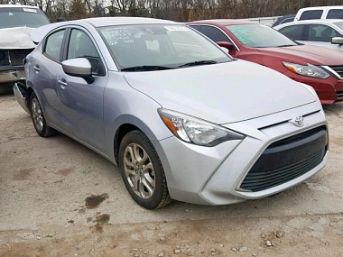 TOYOTA YARIS 2017