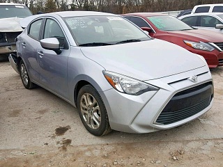 TOYOTA YARIS 2017